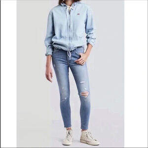 Levi’s Wedgie Skinny Light Distressed Button Fly Jean Size 27